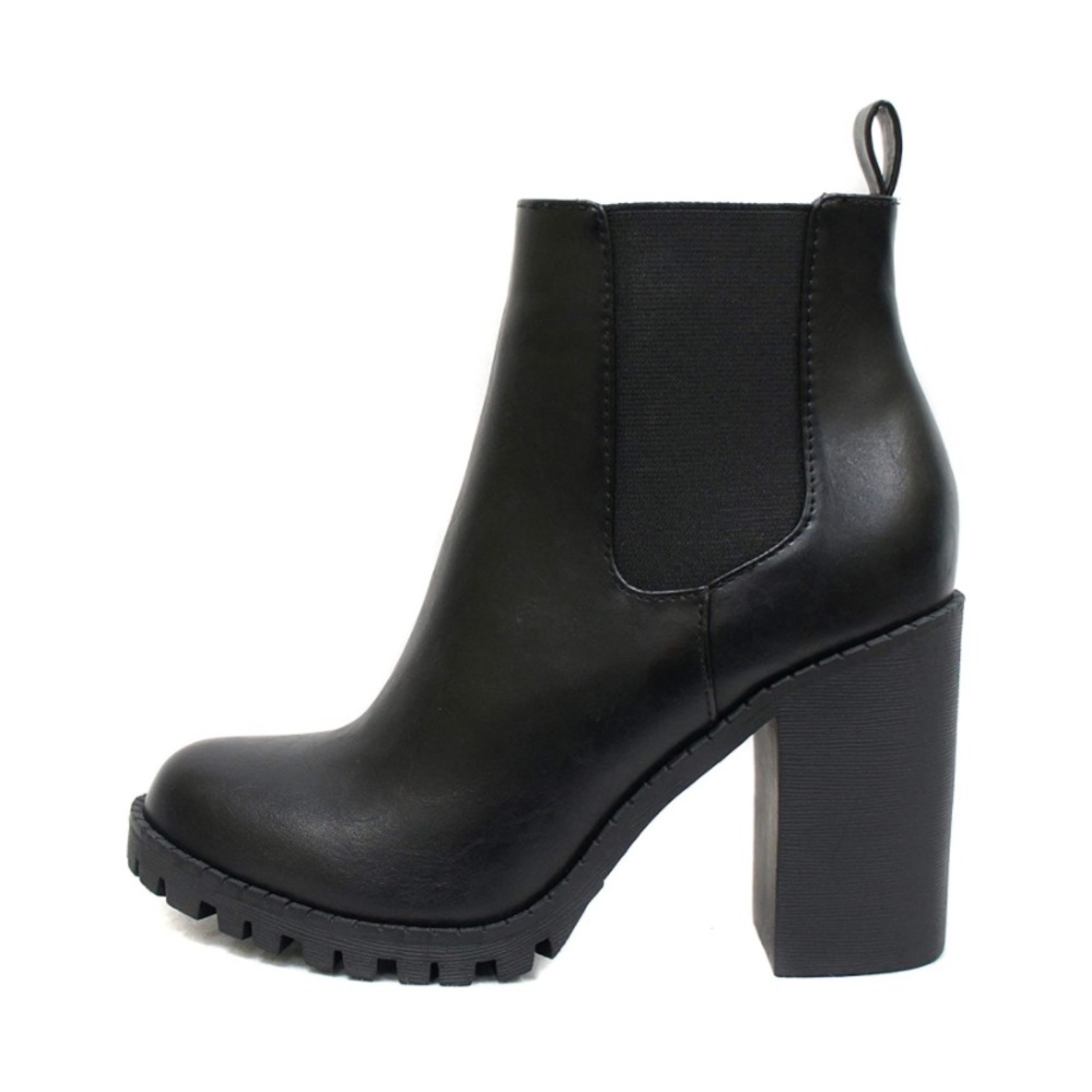 Soda Glove - Ankle Boot w/Lug Sole Elastic Gore and Chunky Heel Black